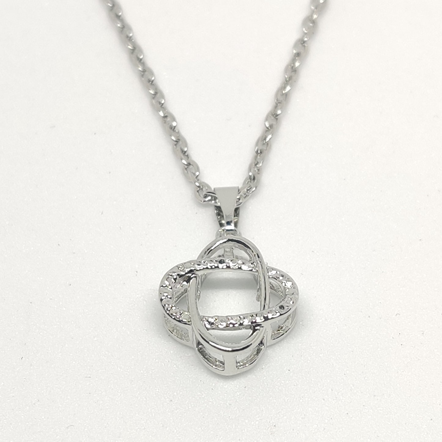 Daphne Pendant