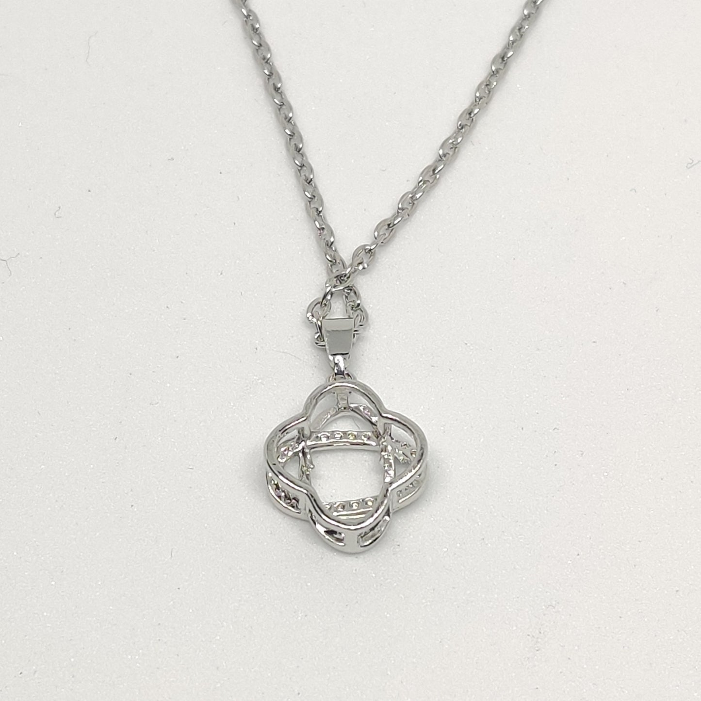 Daphne Pendant